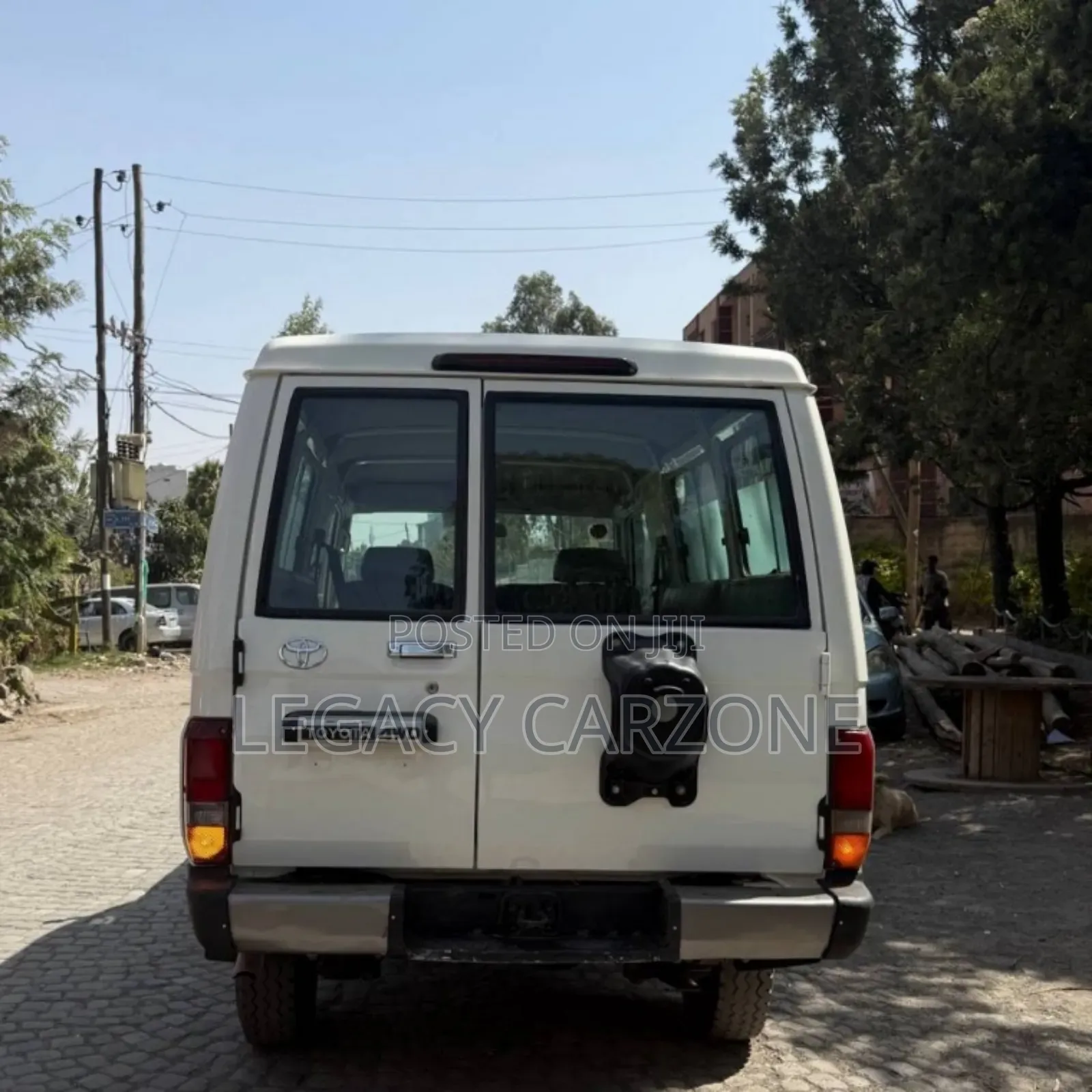 Toyota Land Cruiser 2014 White