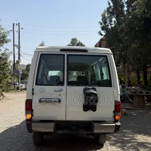 Toyota Land Cruiser 2014 White