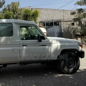 Toyota Land Cruiser 2014 White