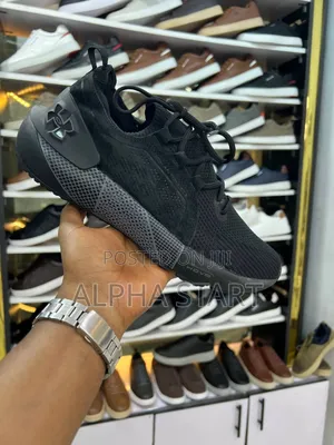 Under Armour Blake High Master Quality Smooth Runs Sneakers for Man's