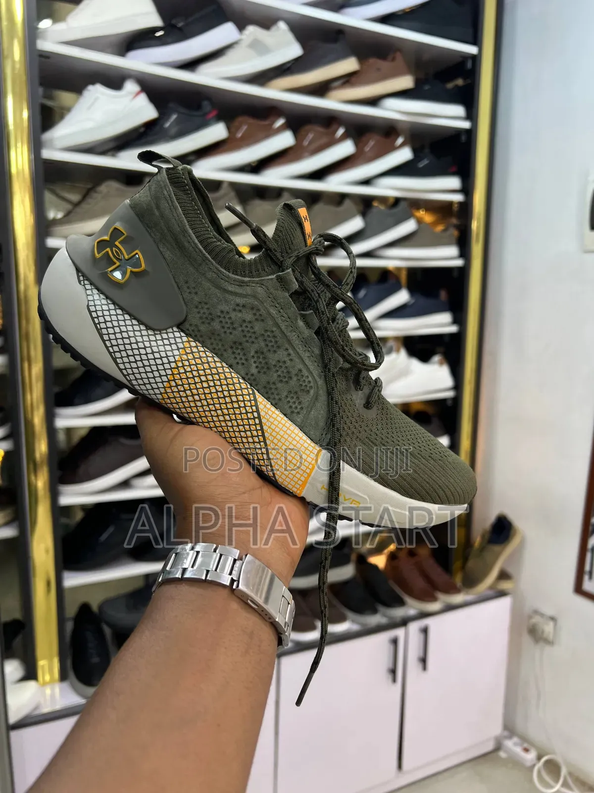 Under Armour Green High Master Quality Smooth Runs Sneakers for Man's