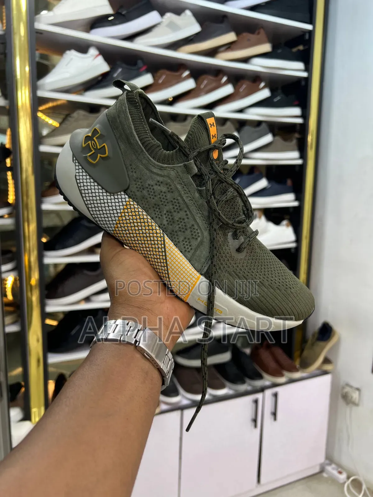 Under Armour Green High Master Quality Smooth Runs Sneakers for Man's