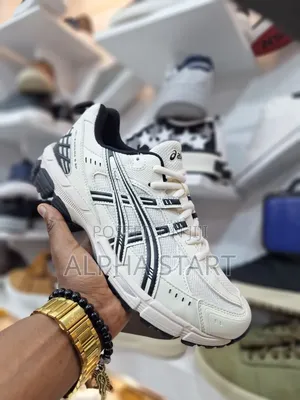 New Arrival Ascics Running Sneakers Made in Vietnam