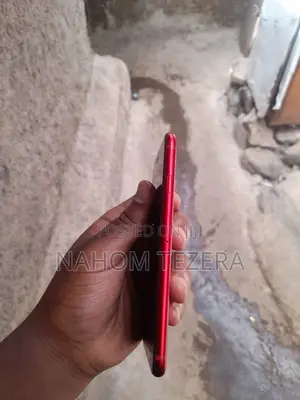 Apple iPhone SE 64 GB Red