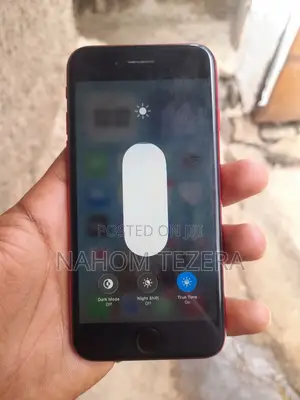 Apple iPhone SE 64 GB Red