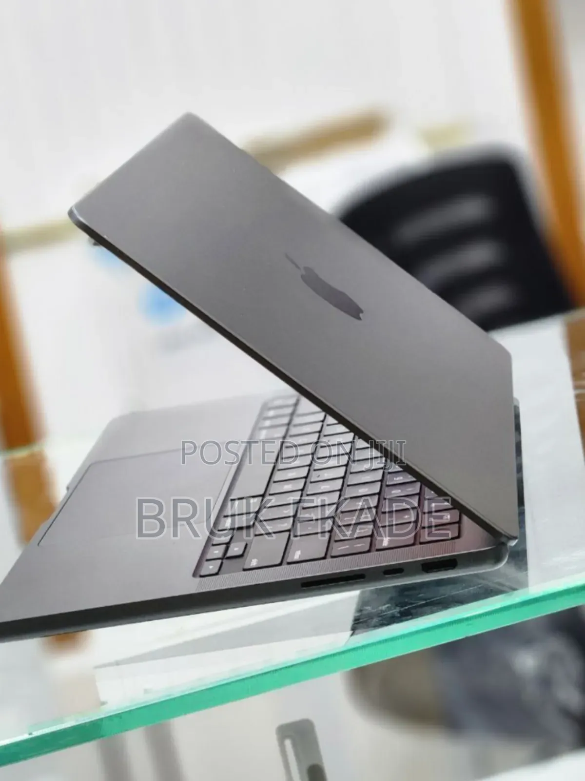 New Apple MacBook Pro 2024 M4 14-Inch 16GB Apple M4 Pro SSD 512GB