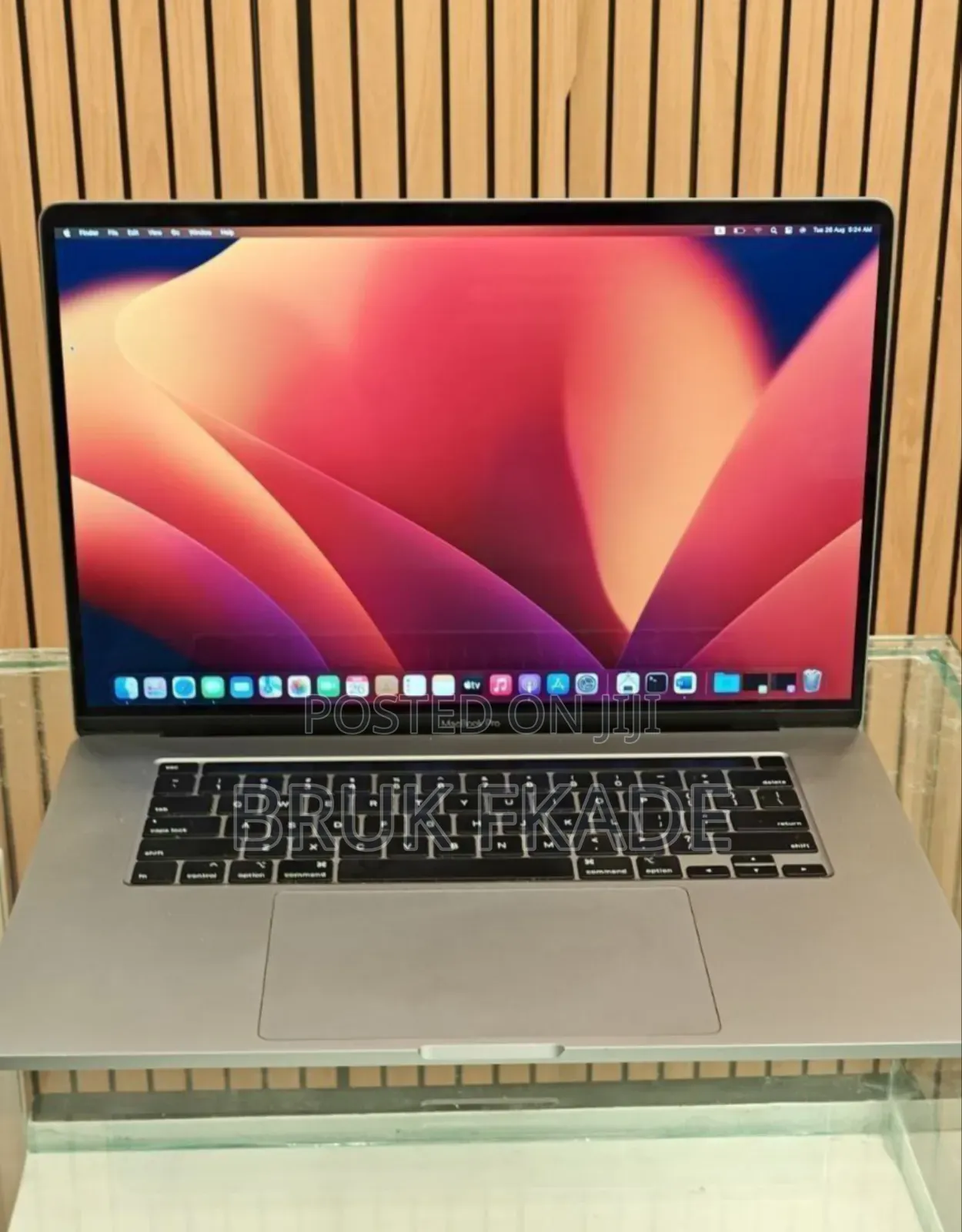 New Laptop Apple MacBook Pro 2019 16GB Intel Core I7 SSD 512GB