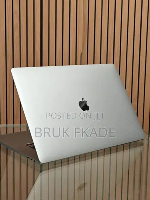 New Laptop Apple MacBook Pro 2019 16GB Intel Core I7 SSD 512GB