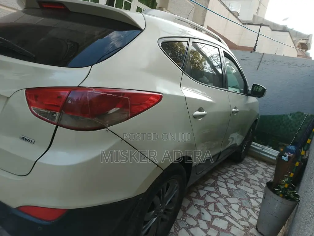 Hyundai Tucson GLS FWD 2014 Beige