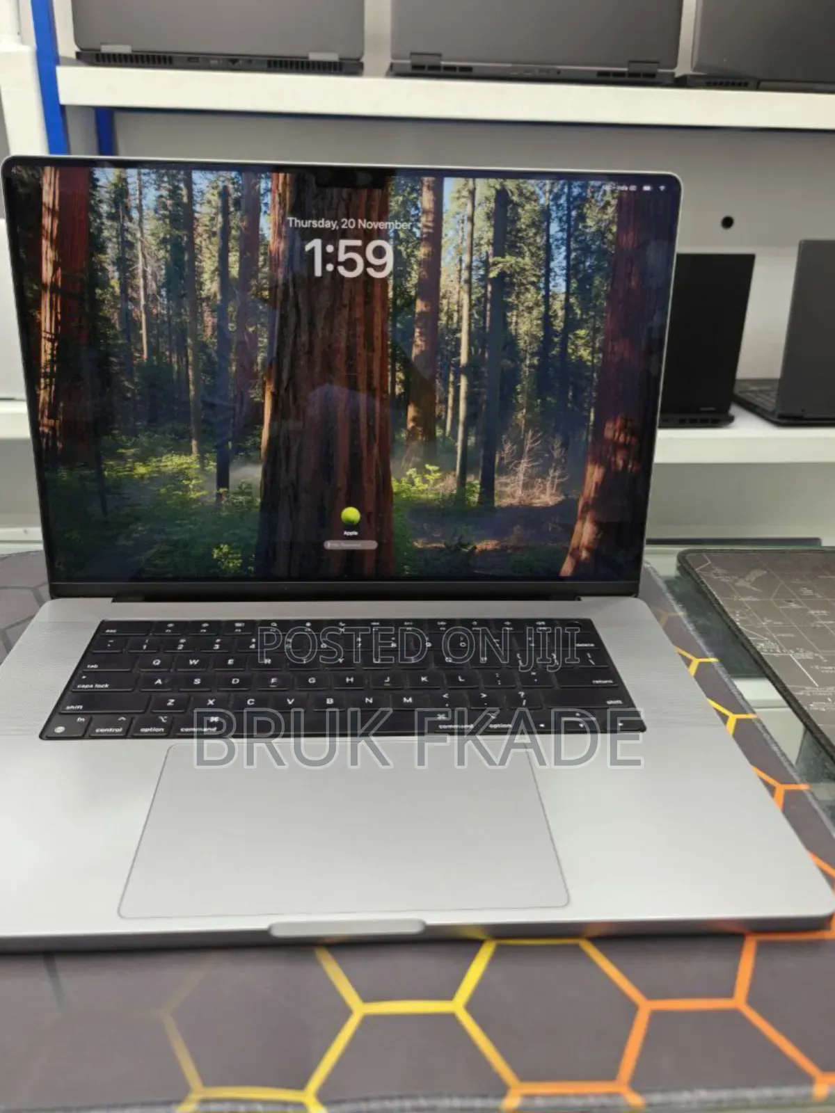 New Laptop Apple MacBook Pro M1 16GB Apple M1 Pro SSD 512GB