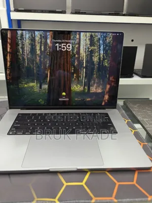 New Laptop Apple MacBook Pro M1 16GB Apple M1 Pro SSD 512GB