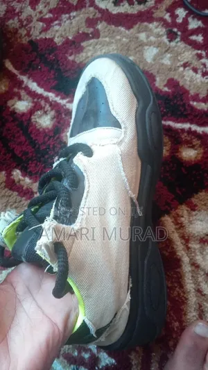 Used ቦንዳ ጫማ