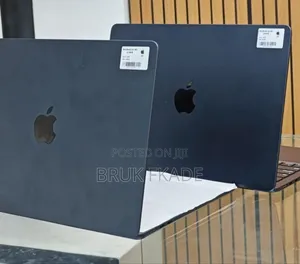 New Laptop Apple MacBook Air 2025 M4 13-Inch 16GB Apple M4 SSD 256GB