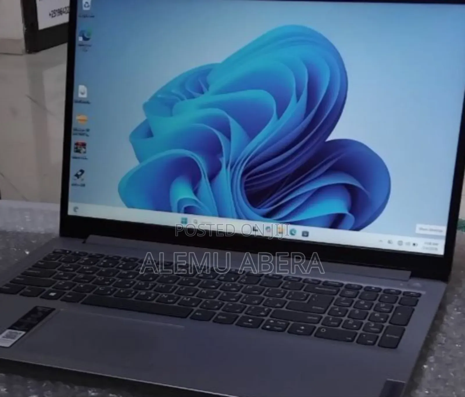 New Laptop Lenovo 8GB AMD Ryzen 5 SSD 512GB