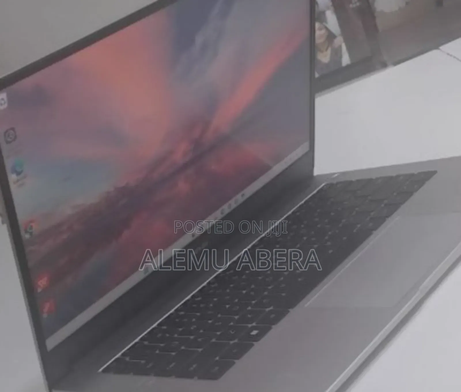 New Laptop 8GB AMD Ryzen 5 SSD 512GB
