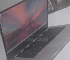 New Laptop 8GB AMD Ryzen 5 SSD 512GB