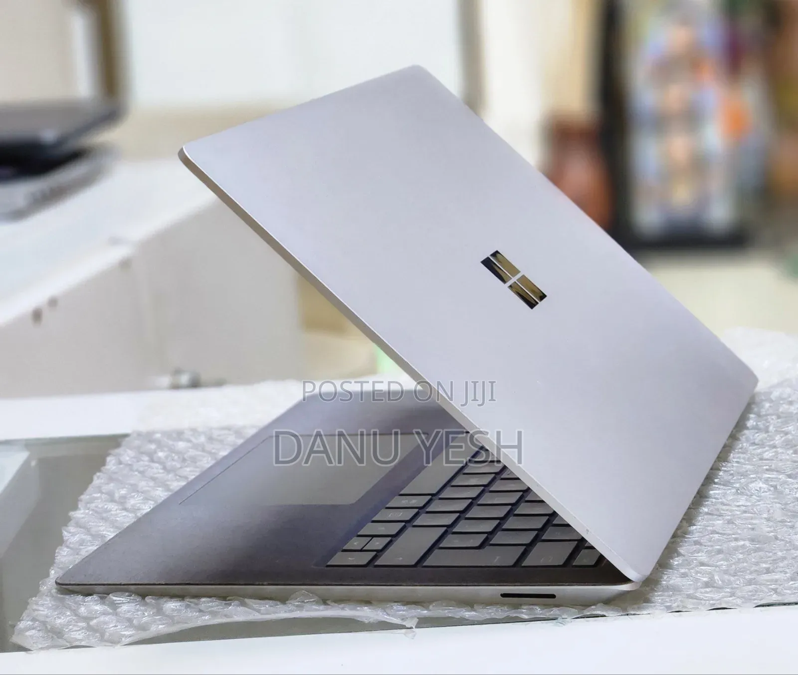New Laptop Microsoft Surface 8GB Intel Core I5 SSD 512GB