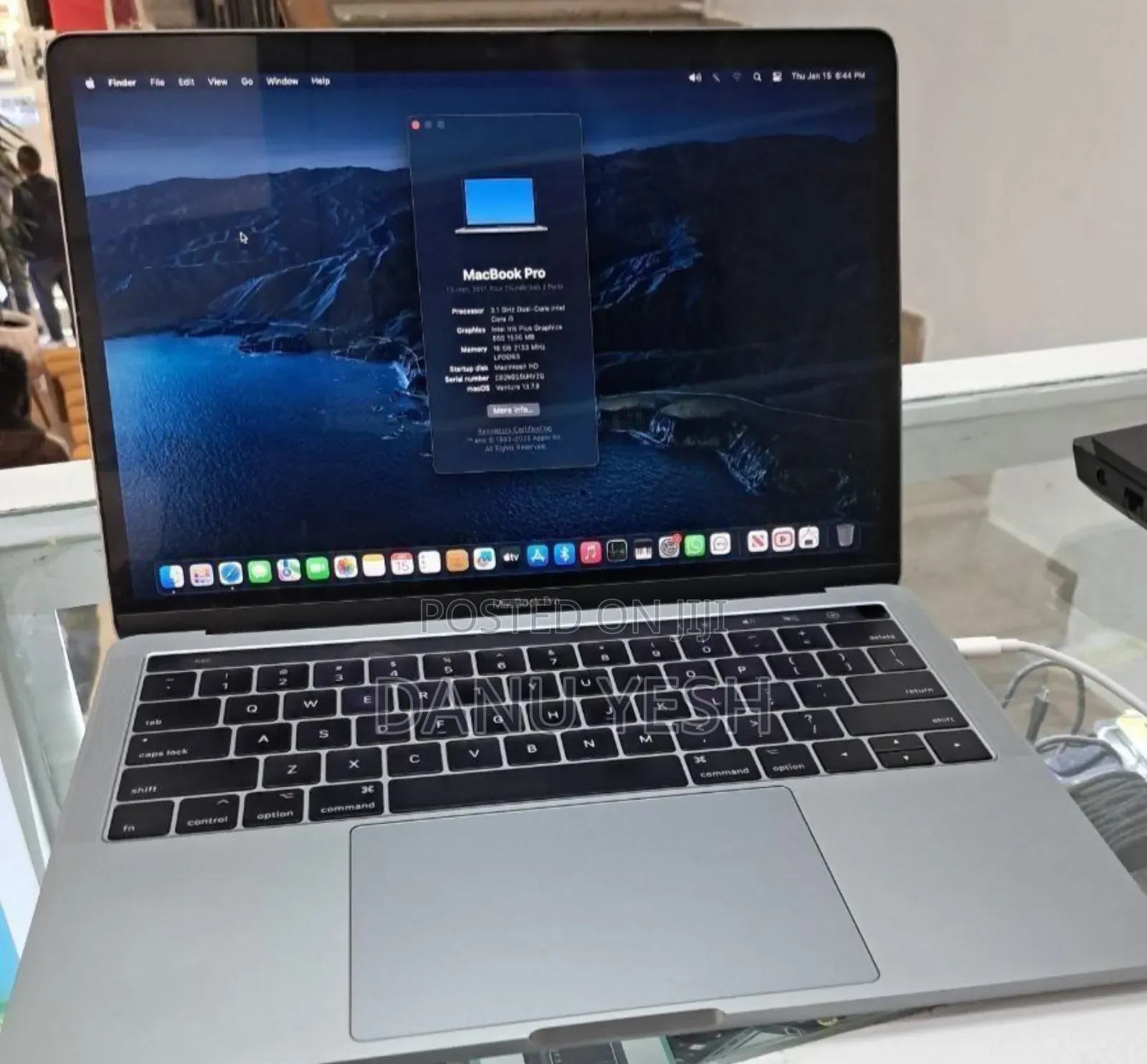 New Laptop Apple MacBook Pro 2017 16GB Intel Core I5 SSD 256GB
