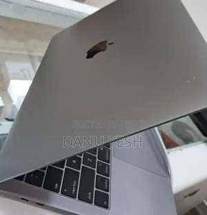 New Laptop Apple MacBook Pro 2017 16GB Intel Core I5 SSD 256GB