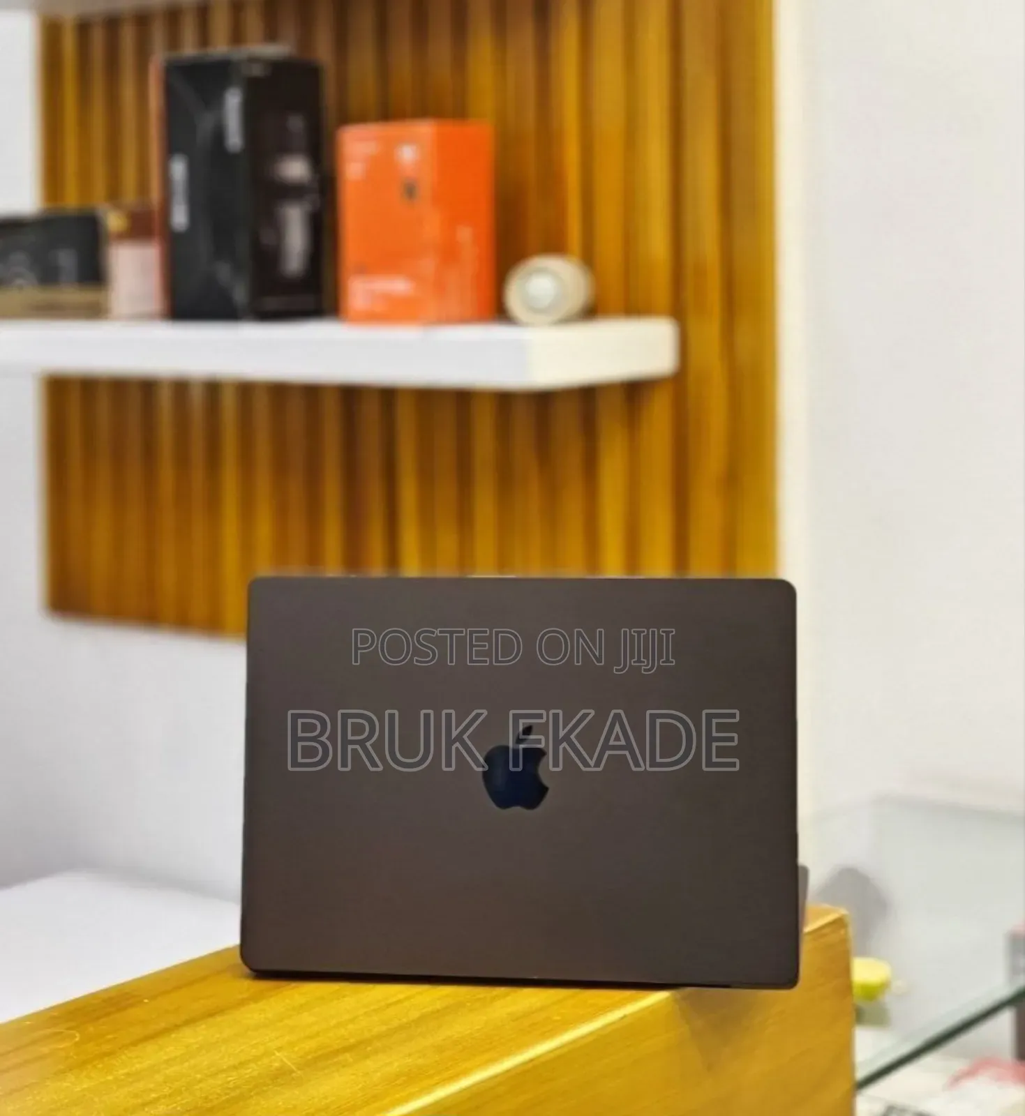 New Apple MacBook Pro 2023 M3 14-Inch 18GB Apple M3 Pro SSD 512GB