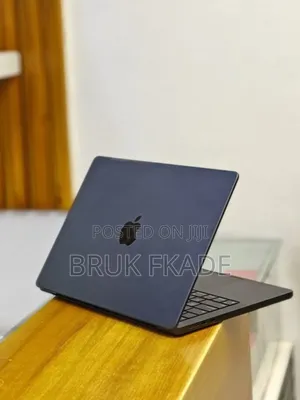 New Apple MacBook Pro 2023 M3 14-Inch 18GB Apple M3 Pro SSD 512GB