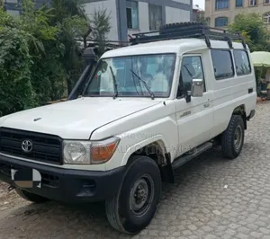 Toyota Land Cruiser 2012