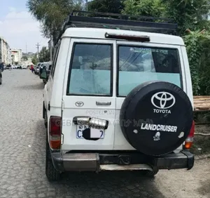 Toyota Land Cruiser 2012