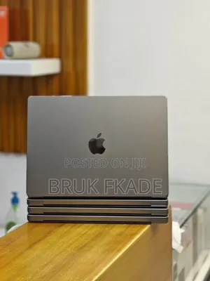 New Laptop Apple MacBook Pro M1 32GB Apple M1 Pro SSD 512GB