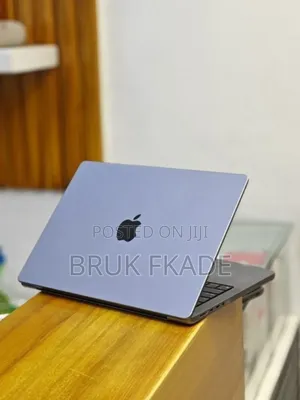 New Laptop Apple MacBook Pro M1 32GB Apple M1 Pro SSD 512GB