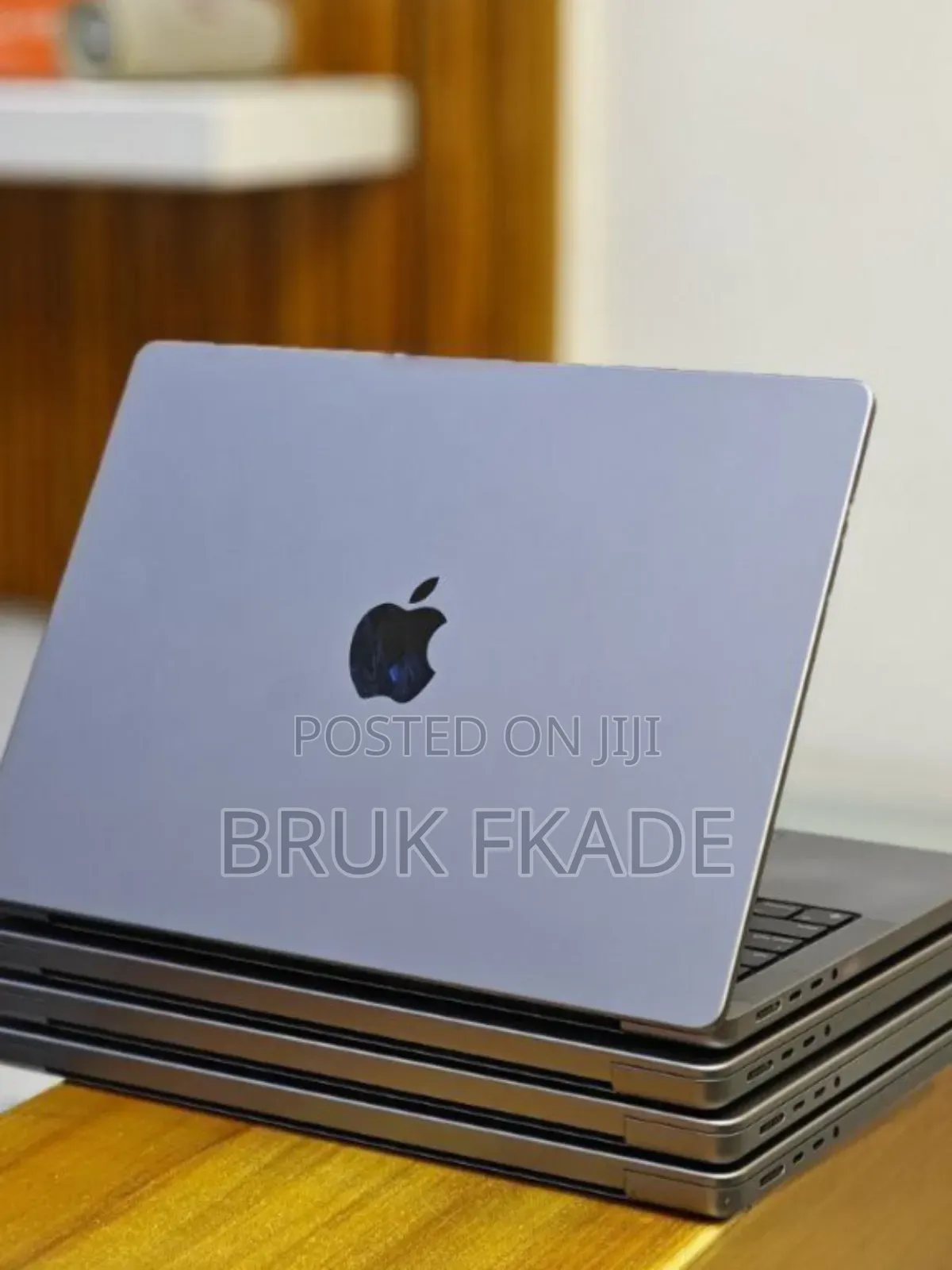 New Laptop Apple MacBook Pro M1 32GB Apple M1 Pro SSD 512GB