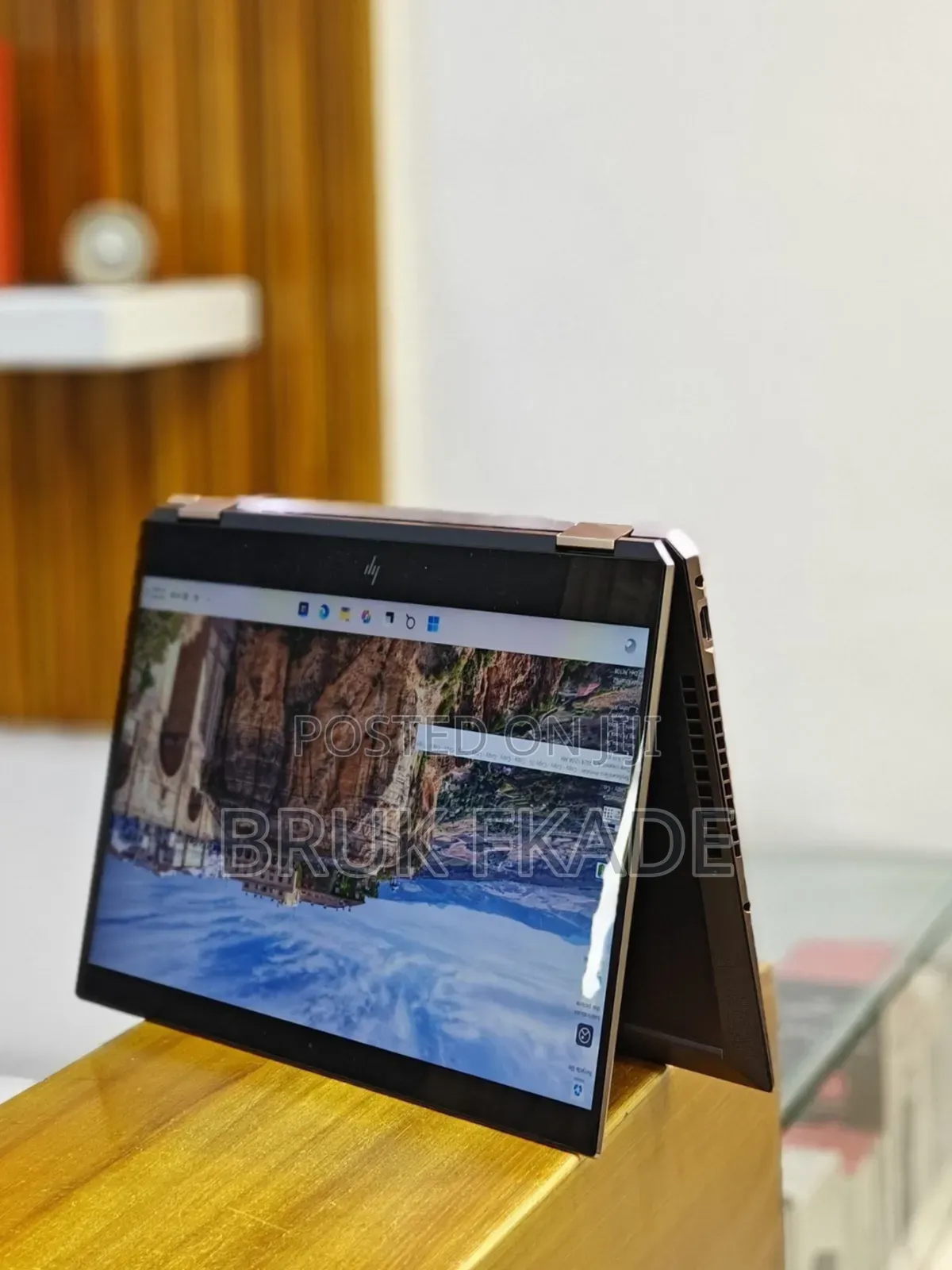 New Laptop HP Spectre X360 16GB Intel Core I7 SSD 512GB