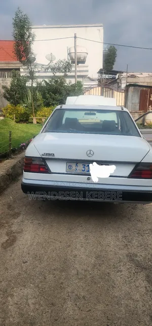Mercedes-Benz 200 1989 White