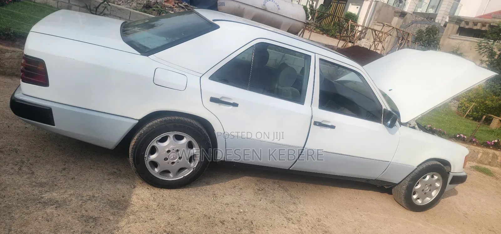 Mercedes-Benz 200 1989 White