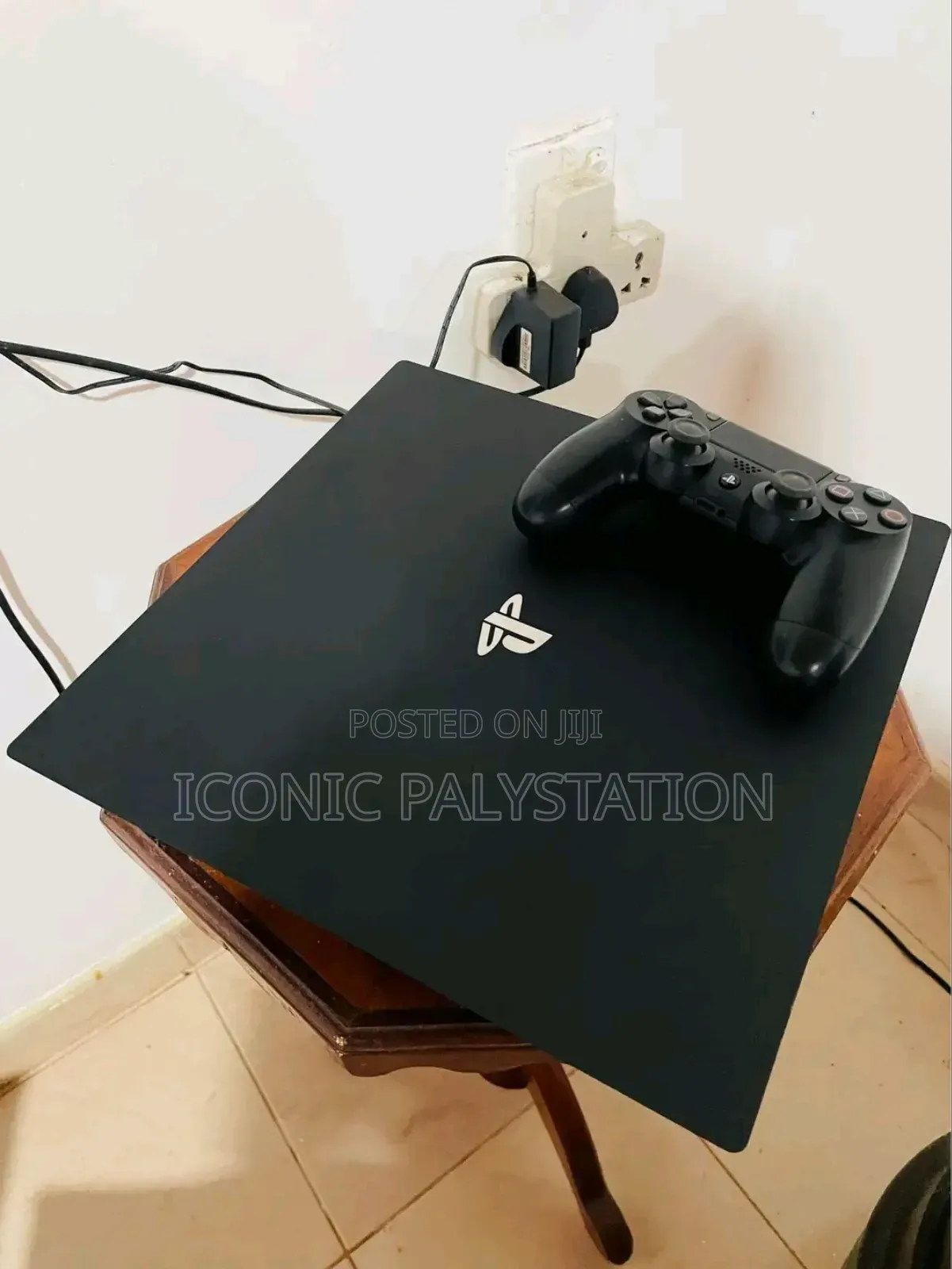 Iconic Playstation Almost New Palystation 4 Pro Jealbeark