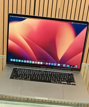 New Laptop Apple MacBook Pro 2019 16GB Intel Core I7 SSD 512GB