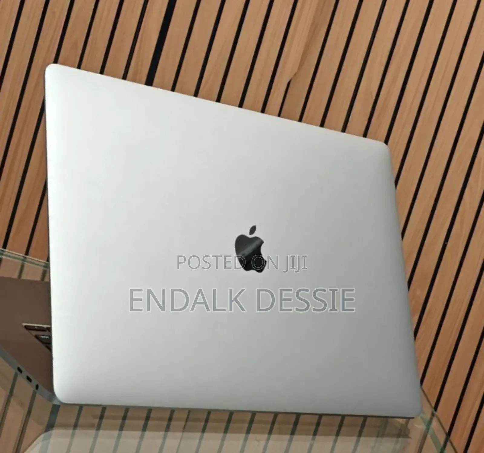 New Laptop Apple MacBook Pro 2019 16GB Intel Core I7 SSD 512GB