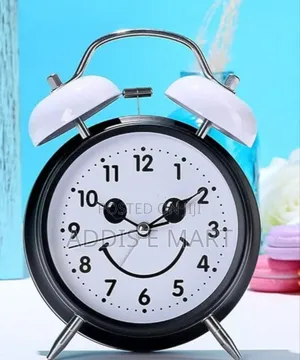 Quartz Alarm Clock Small Battery-Operated