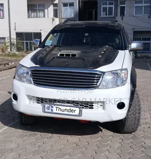 Toyota Hilux 2010 White