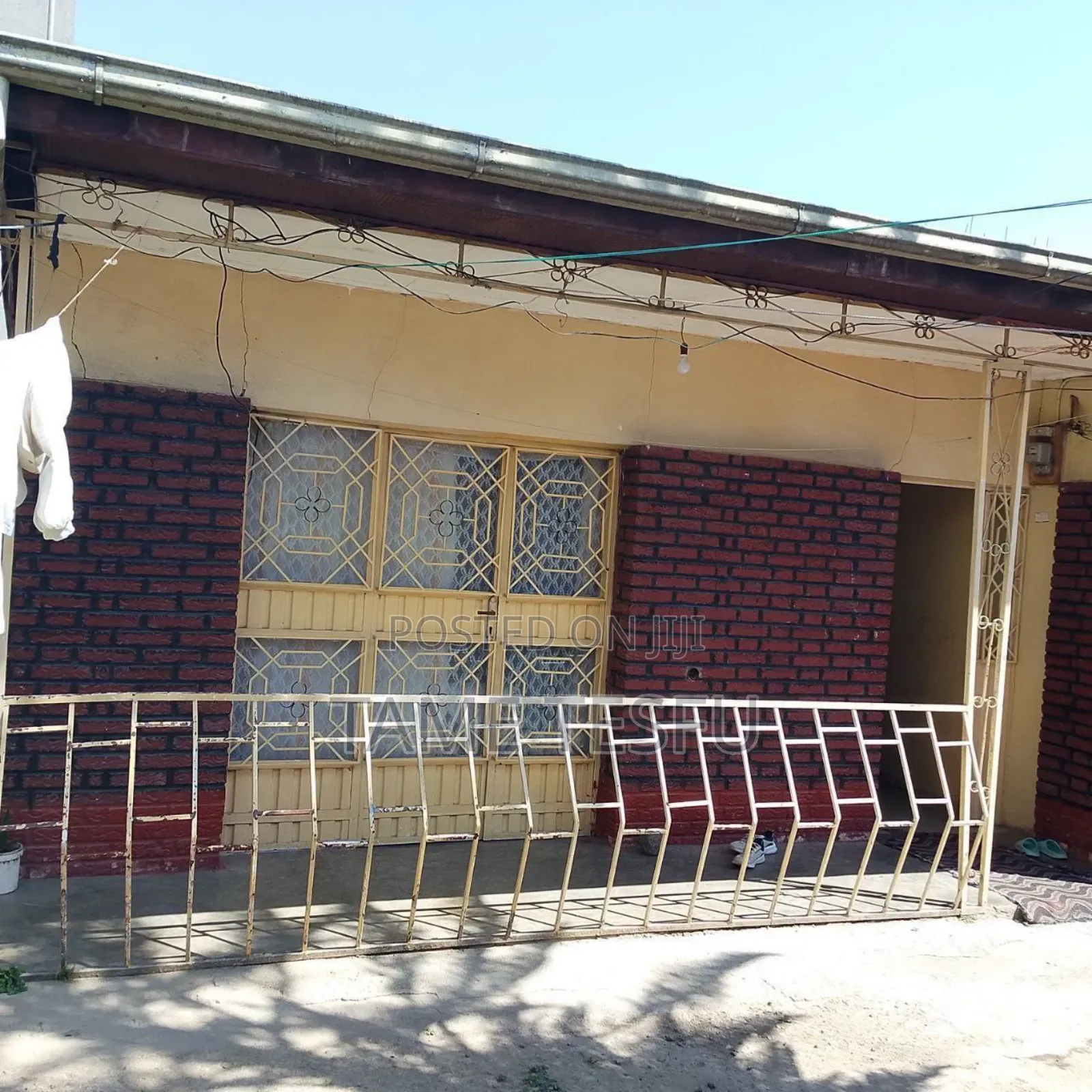 3bdrm House in ጀርመን አደባባይ, Nifas Silk-Lafto for sale