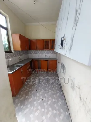 3bdrm House in ጀርመን አደባባይ, Nifas Silk-Lafto for sale