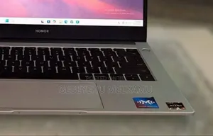 New Laptop 8GB AMD Ryzen 5 SSD 512GB