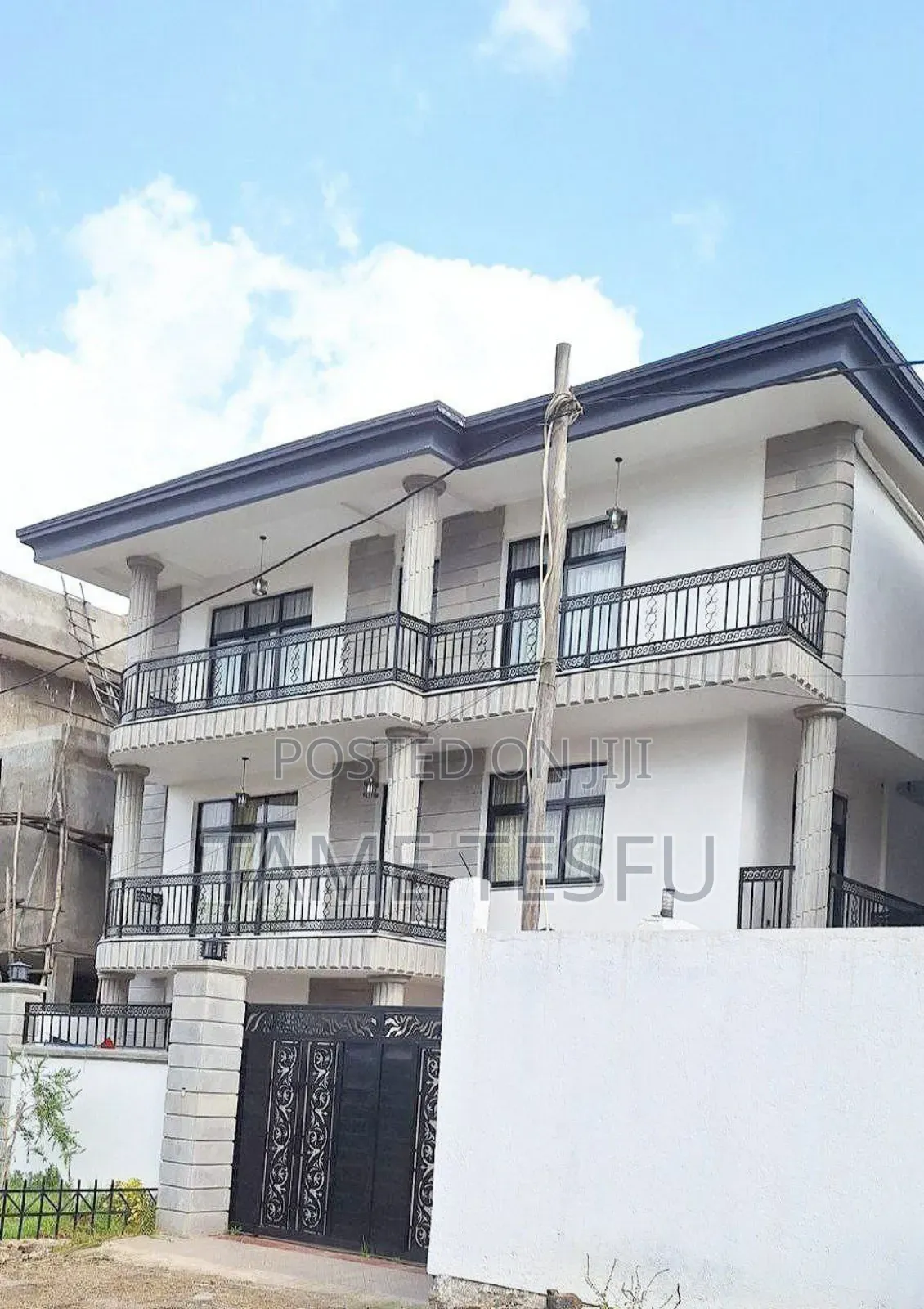 Furnished 8bdrm House in ሀያት ባንክ 40 ሚሊየን አለበት, Bole for sale