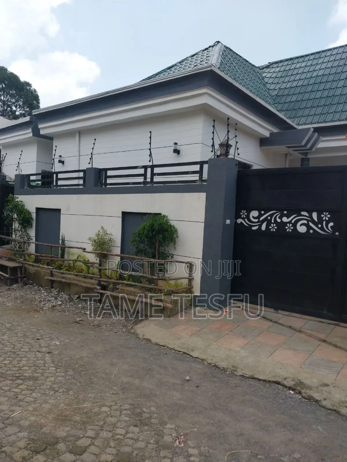 Furnished 3bdrm Villa in ኮቶቤ, Bole for sale