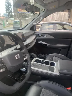 New Changan Hunter Plus 2.0 Petrol 4x4 2025 Silver