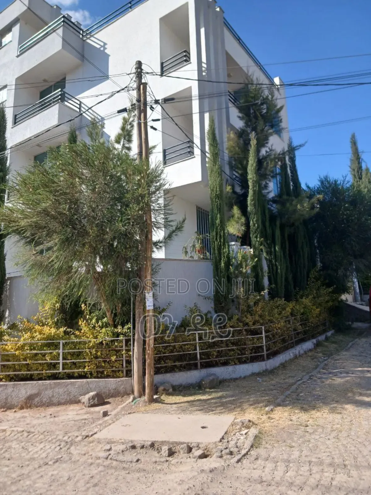 Furnished 7bdrm Apartment in Bole for sale