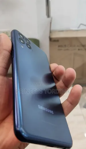 New Samsung Galaxy M33 128 GB Black