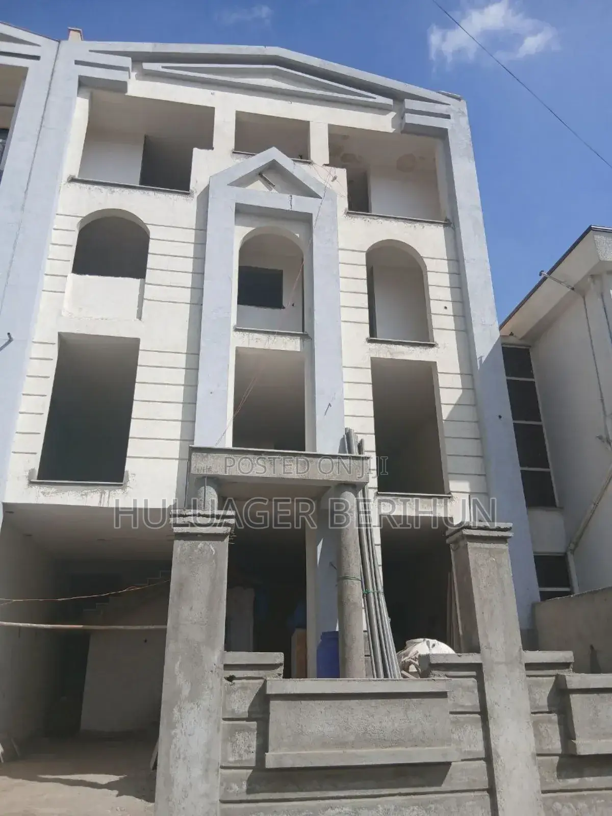 11bdrm House in Bole for sale