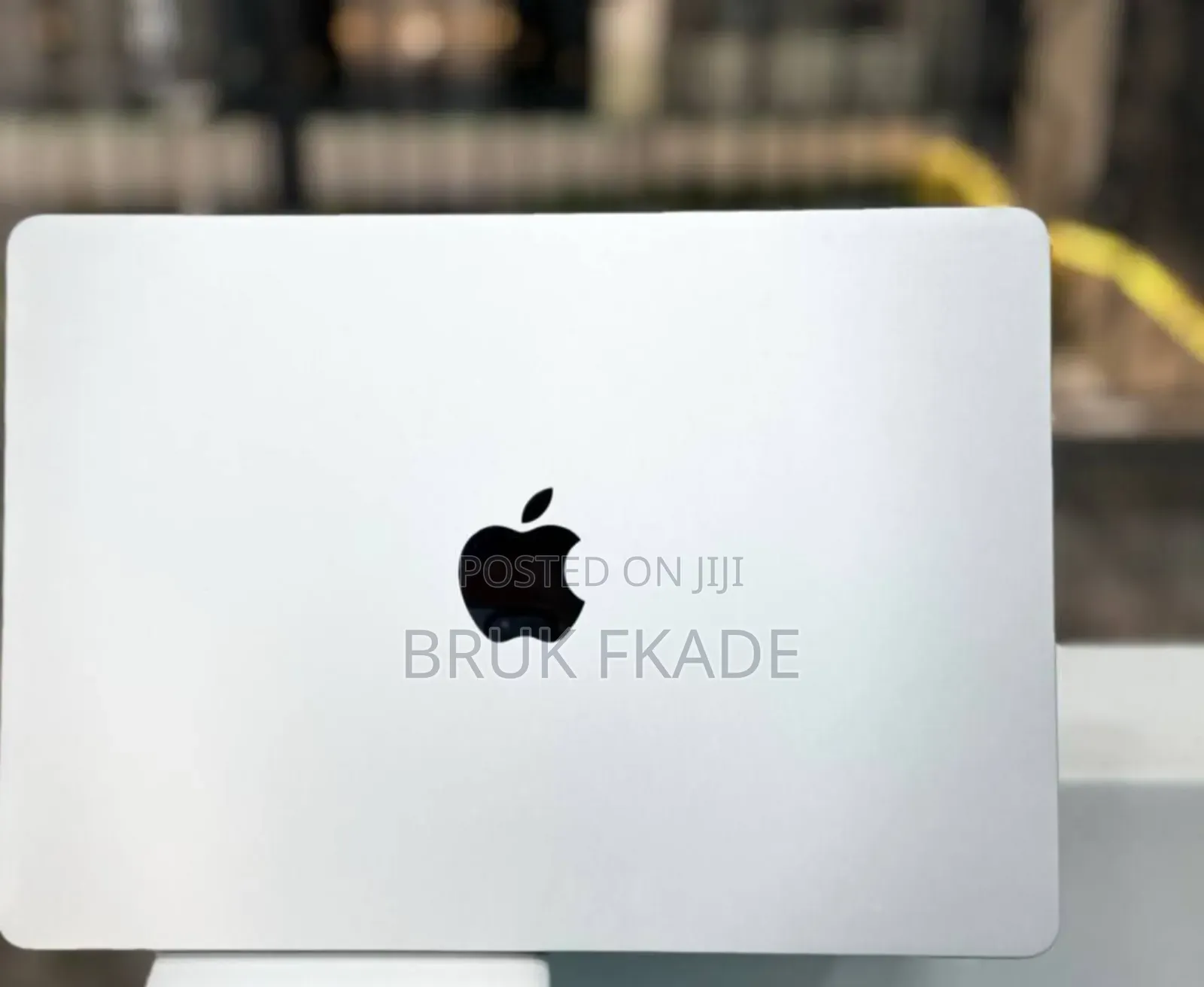 New Laptop Apple MacBook Air 2022 M2 8GB Apple M2 SSD 256GB