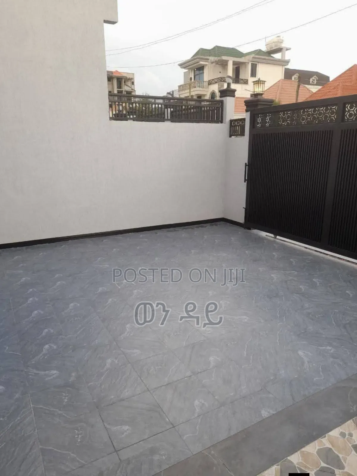 Furnished 4bdrm Villa in Bole for sale