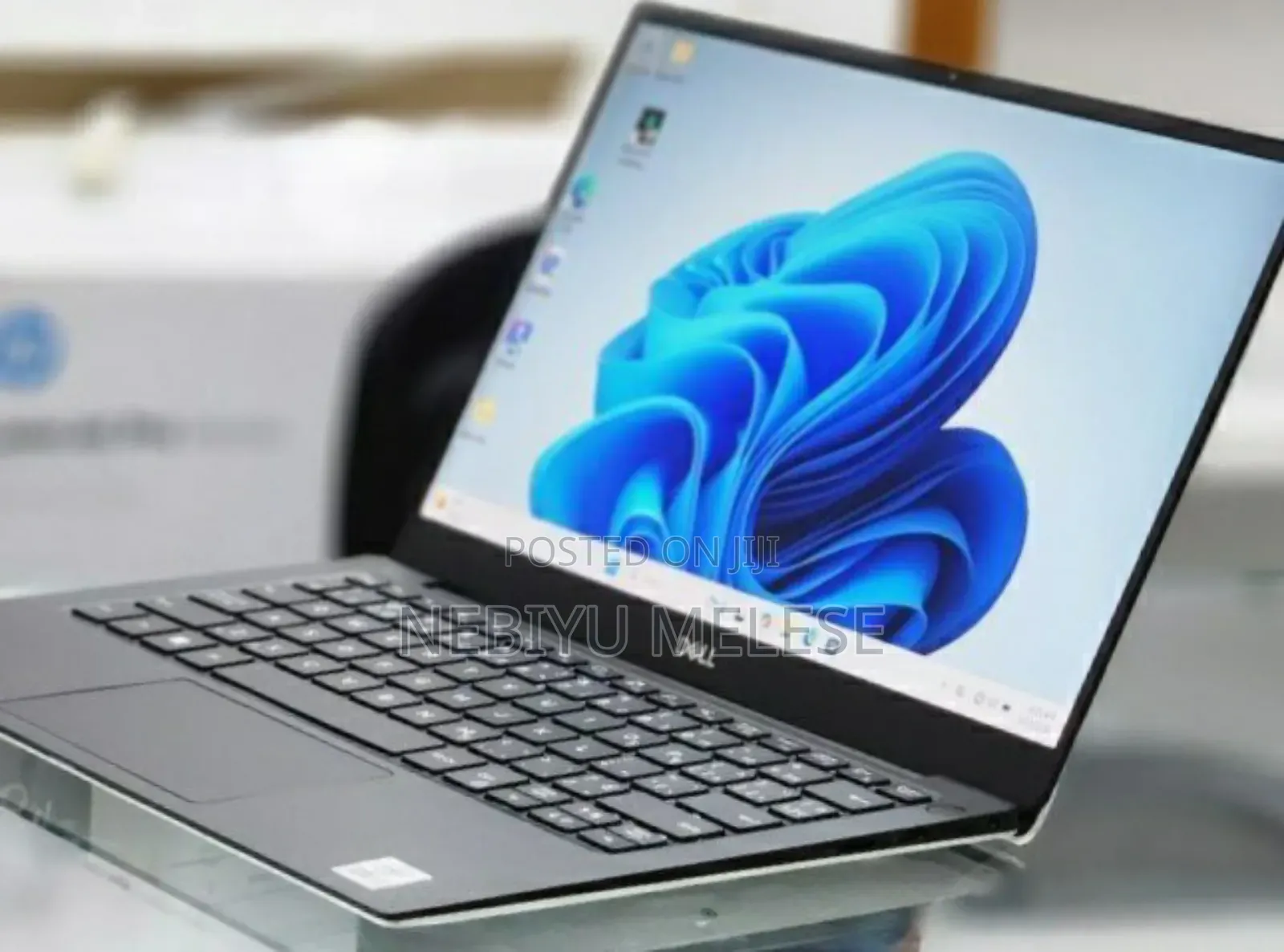 New Laptop Dell XPS 13 8GB Intel Core I7 SSD 512GB